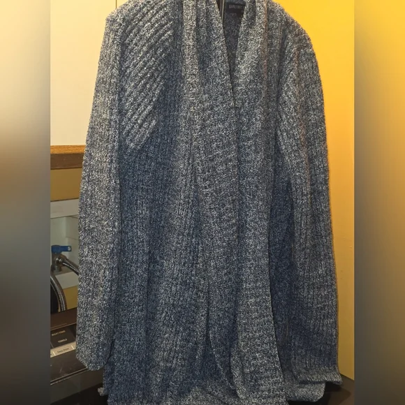 Barefoot Dreams Open-Front Cardigan Sweater With Pockets. Navy And Gray Blend. - Picture 4 of 10